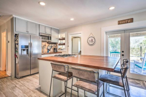 Cozy North Charleston Getaway with Fire Pit!